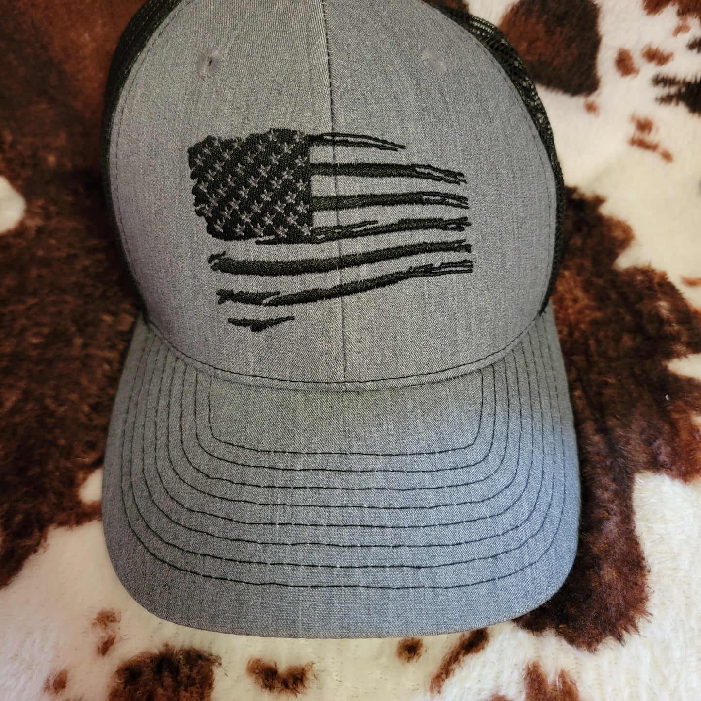 Mens USA Flag Gray Trucker Hat