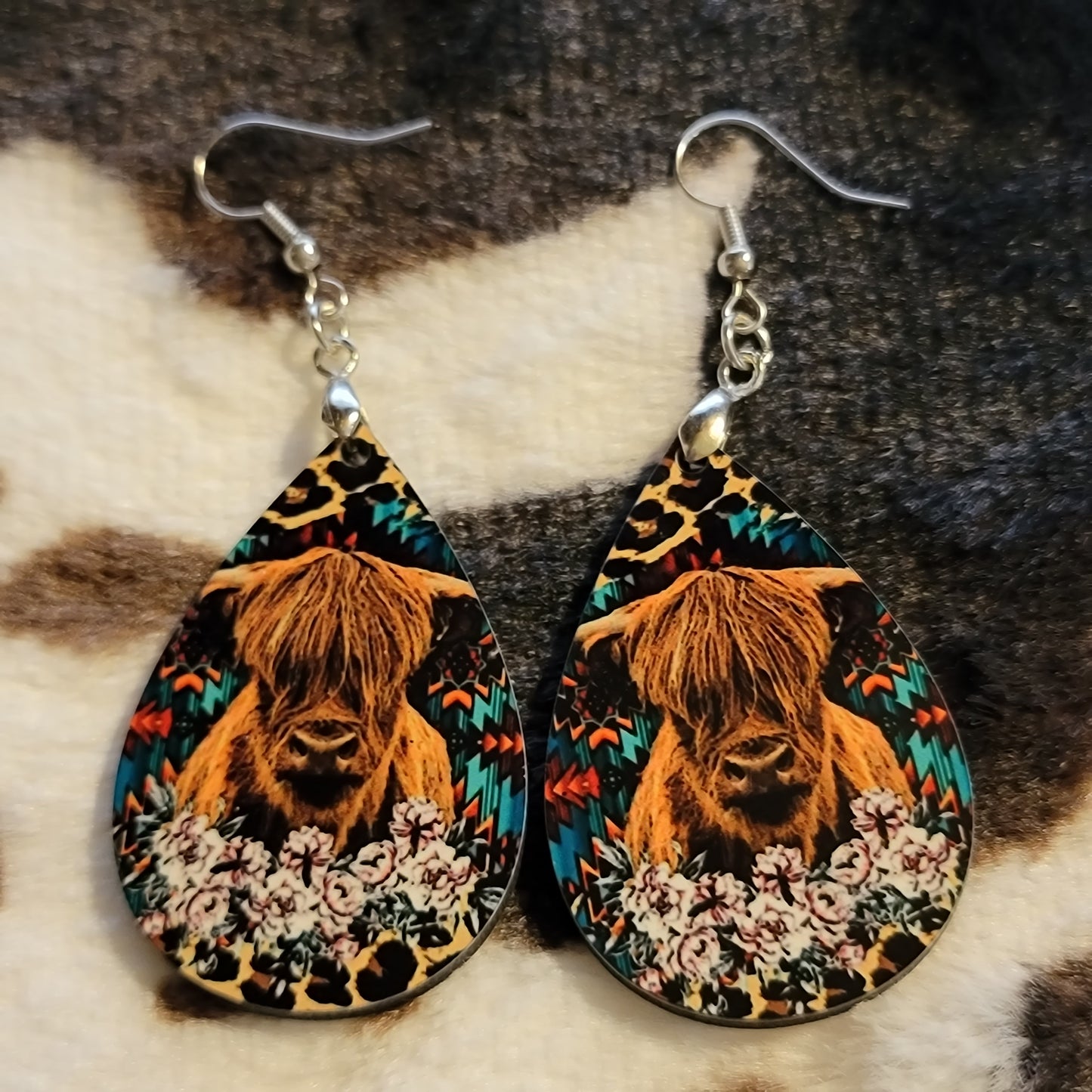 Highland Cow Teardrop Dangle Earrings