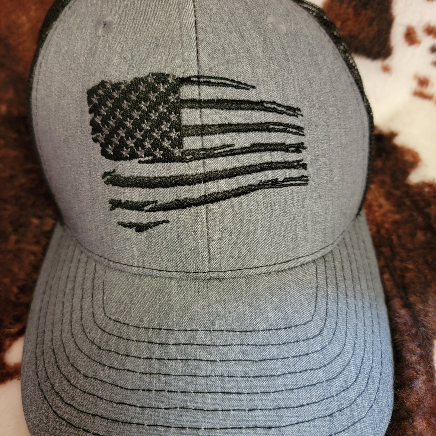 Mens USA Flag Gray Trucker Hat