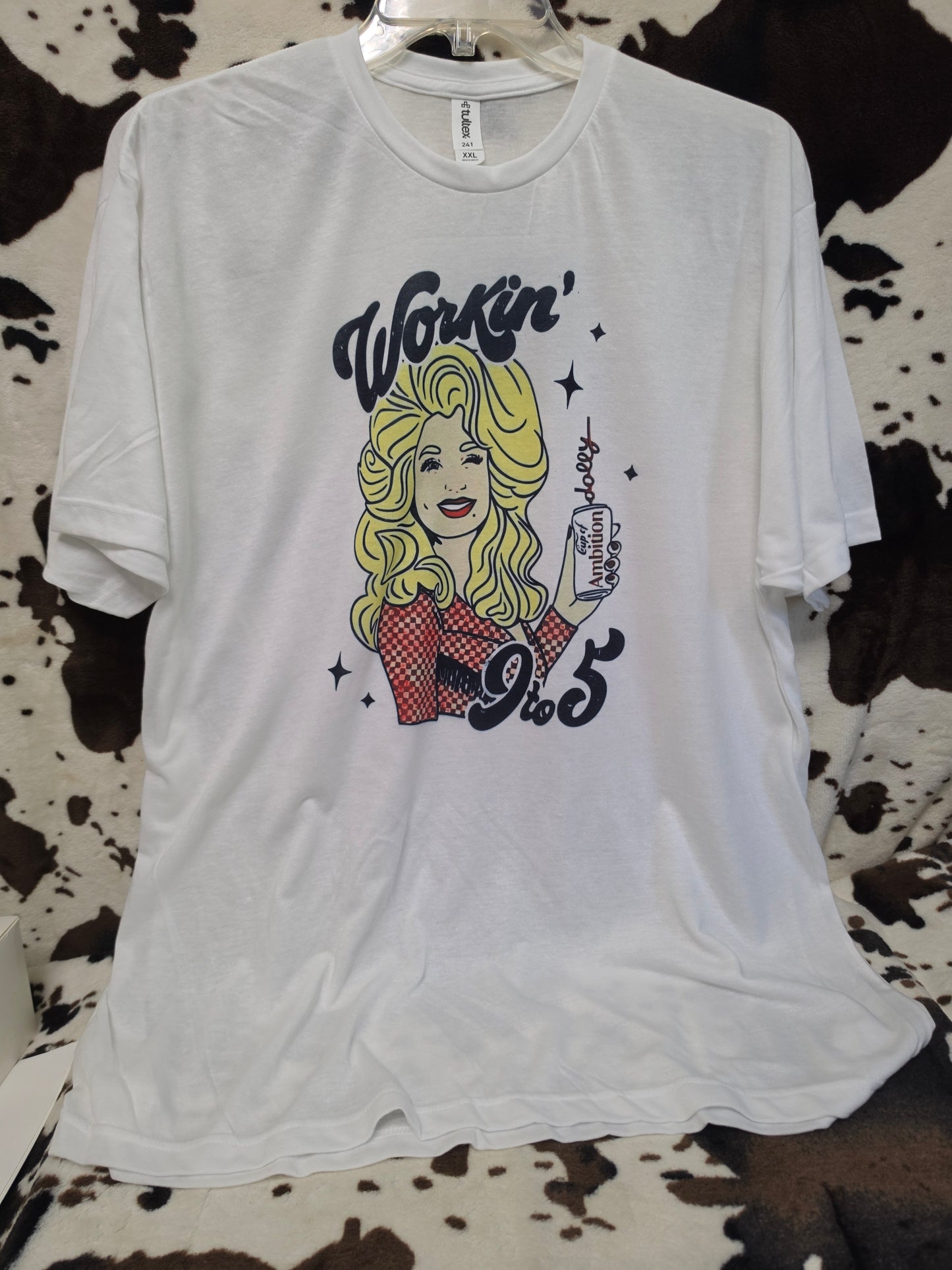 9 To 5 Dolly Graphic Tee Shirt