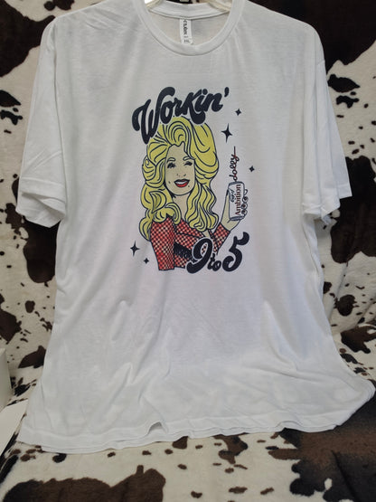 9 To 5 Dolly Graphic Tee Shirt