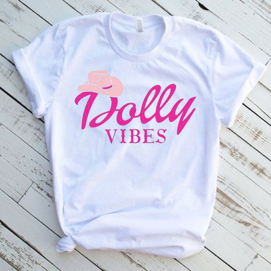 Dolly Vibes Graphic T-Shirt